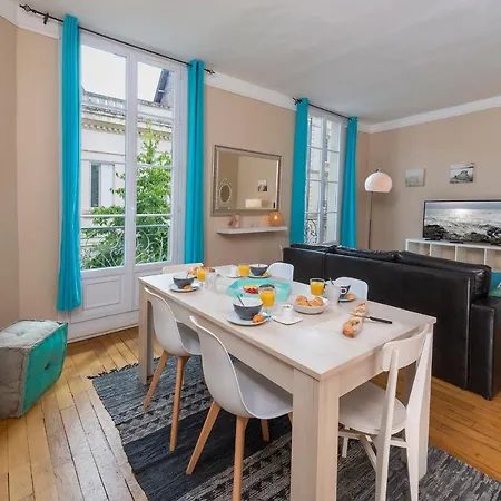 Coeur De Rue Saint-laud Apartment *